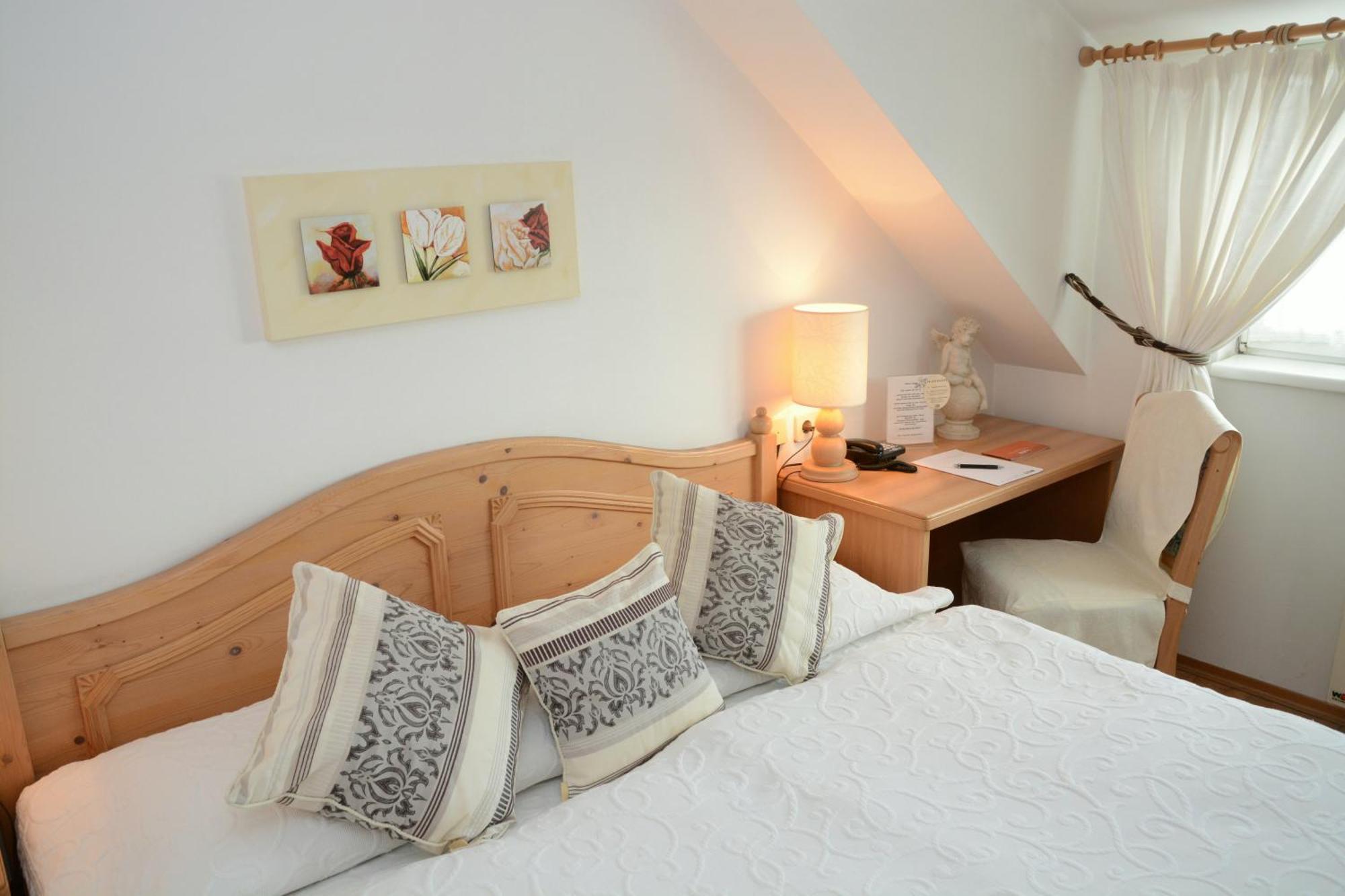 Hotel & Restaurant Braunstein - Pauli'S Stuben พูร์บาค อัม นอยซีดเลอร์เซ ห้อง รูปภาพ