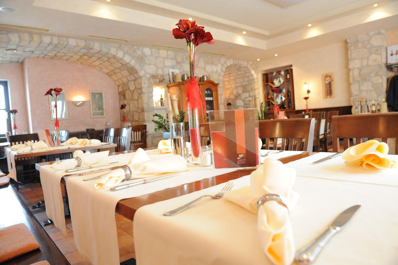 Hotel & Restaurant Braunstein - Pauli'S Stuben พูร์บาค อัม นอยซีดเลอร์เซ ภายนอก รูปภาพ