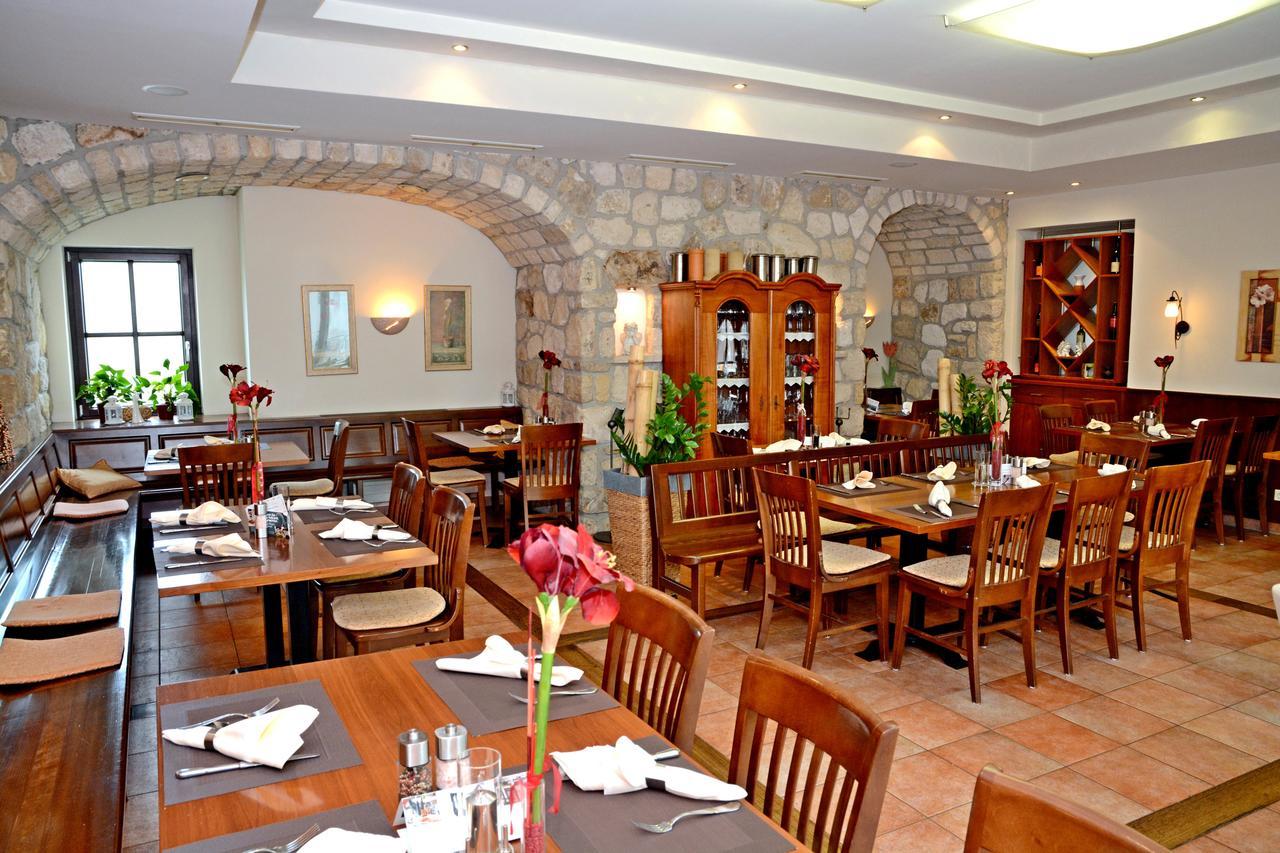 Hotel & Restaurant Braunstein - Pauli'S Stuben พูร์บาค อัม นอยซีดเลอร์เซ ภายนอก รูปภาพ